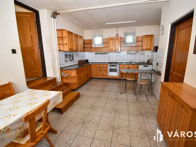 Eladó ház Babót 220 nm