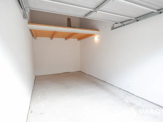 Eladó garázs Szeged, Móraváros 18 nm