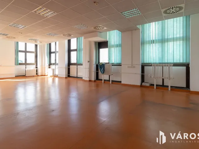 Kiadó kereskedelmi és ipari ingatlan Budapest XXI. kerület 132 nm