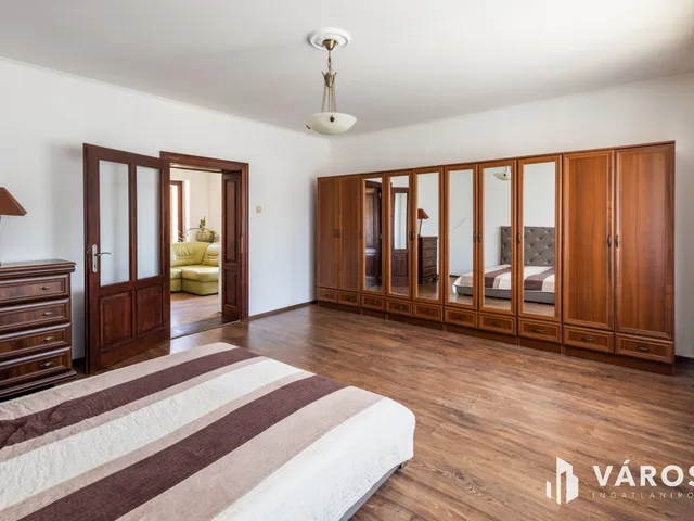 Eladó ház Gyula, Újvári 142 nm