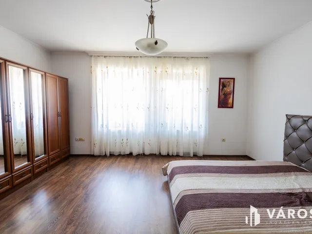 Eladó ház Gyula, Újvári 142 nm