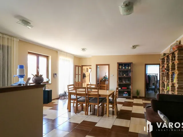Eladó ház Makó 385 nm