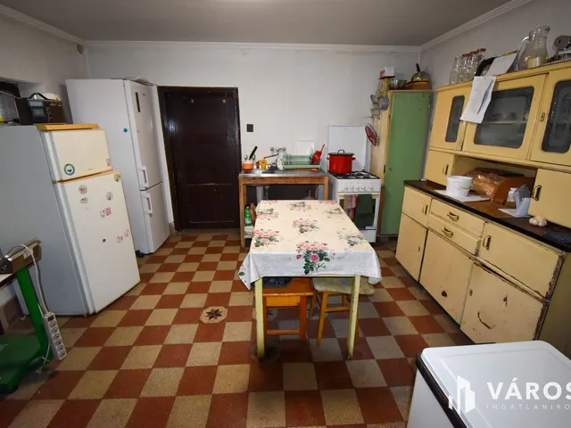 Eladó ház Ács 45 nm