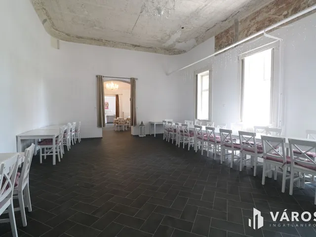 Eladó ház Kiszombor 250 nm