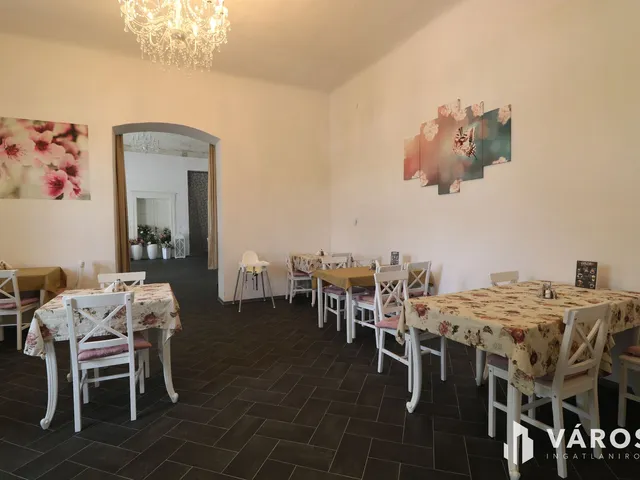 Eladó ház Kiszombor 250 nm