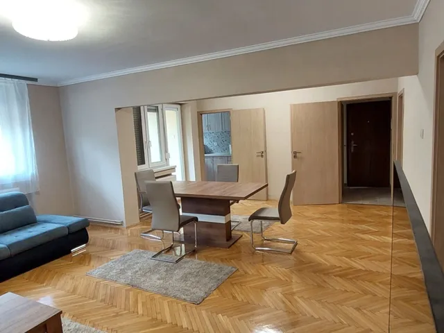 Kiadó lakás Debrecen, Nagyerdő 92 nm