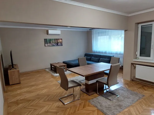 Kiadó lakás Debrecen, Nagyerdő 92 nm