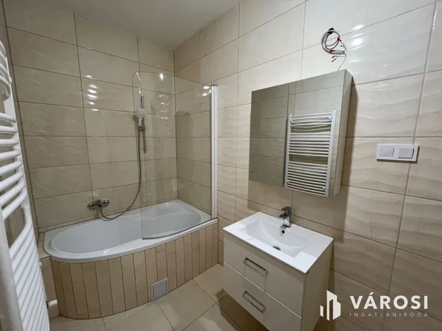 Eladó ház Hajdúsámson 102 nm