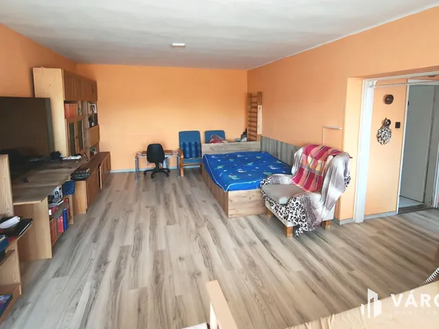 Eladó ház Ács 145 nm