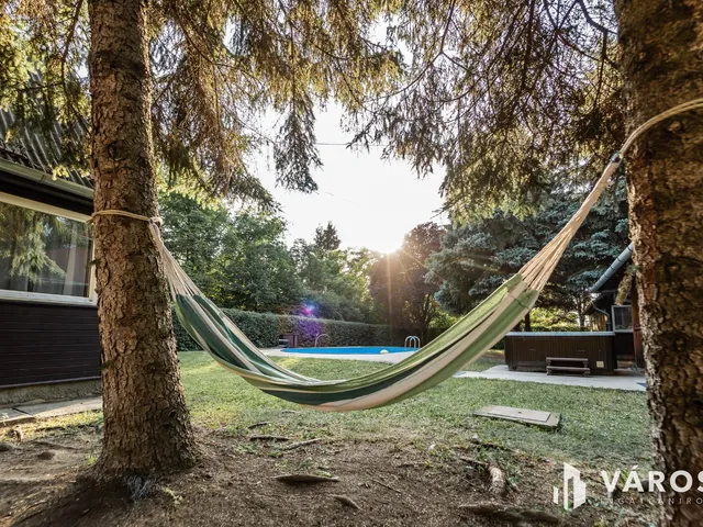 Eladó kereskedelmi és ipari ingatlan Doboz 159 nm