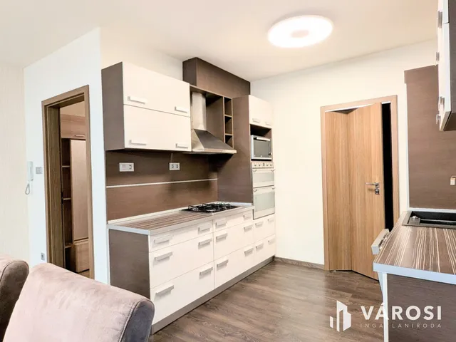 Kiadó ház Békéscsaba, Belváros 110 nm