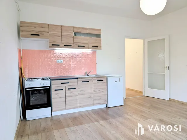 Eladó lakás Békéscsaba, Belváros 38 nm