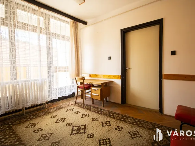 Eladó kereskedelmi és ipari ingatlan Orosháza 600 nm