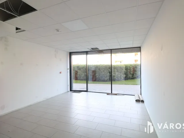 Kiadó kereskedelmi és ipari ingatlan Szeged, Móraváros 35 nm