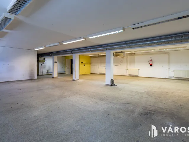 Kiadó kereskedelmi és ipari ingatlan Budapest IV. kerület, Újpest 160 nm