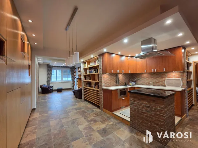 Eladó lakás Győr, Belváros 88 nm