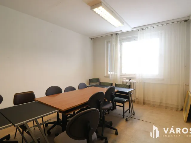 Eladó kereskedelmi és ipari ingatlan Szeged 44 nm