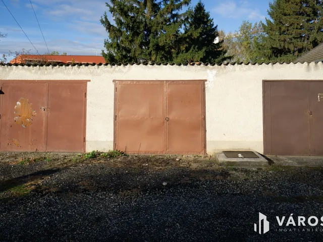 Eladó garázs Győr, Belváros 18 nm