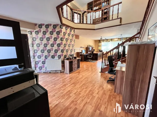 Eladó kereskedelmi és ipari ingatlan Debrecen, Nagyerdő 180 nm