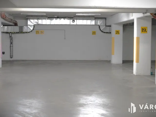 Eladó garázs Győr, Belváros 30 nm
