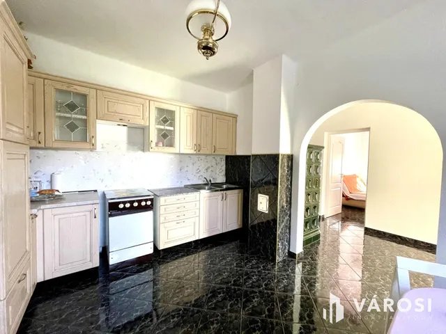 Eladó ház Enying 174 nm