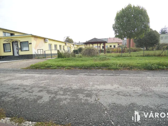 Kiadó kereskedelmi és ipari ingatlan Nagykanizsa, Északi városrész 900 nm