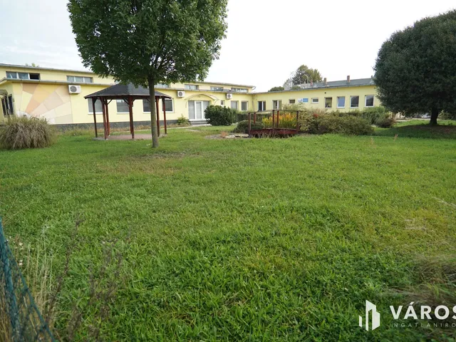 Kiadó kereskedelmi és ipari ingatlan Nagykanizsa, Északi városrész 900 nm