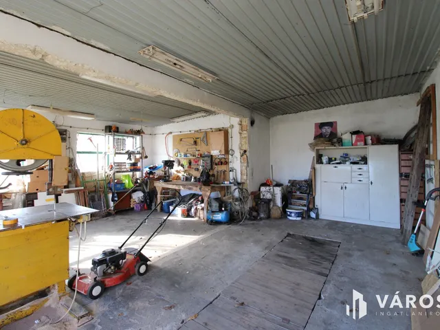 Eladó kereskedelmi és ipari ingatlan Herend 246 nm