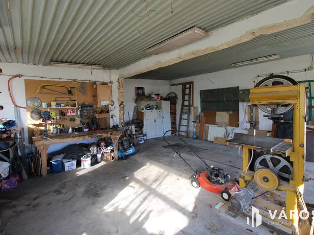 Eladó kereskedelmi és ipari ingatlan Herend 246 nm