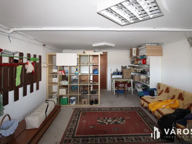 Eladó kereskedelmi és ipari ingatlan Herend 246 nm