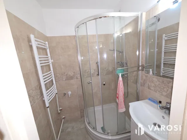 Eladó lakás Győr, Adyváros 53 nm