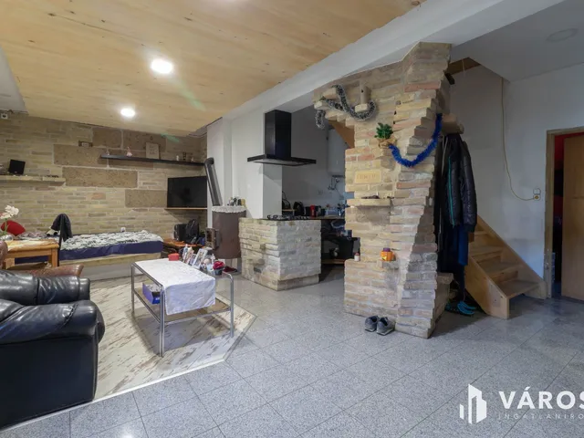 Eladó ház Simontornya 250 nm