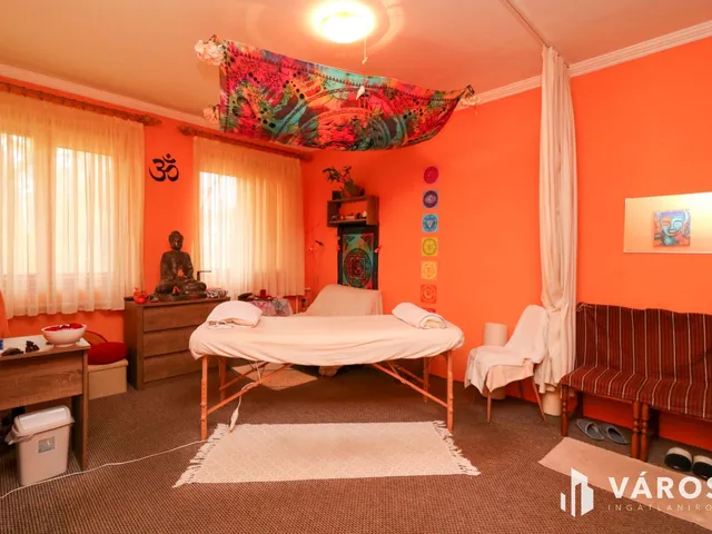 Eladó kereskedelmi és ipari ingatlan Békéscsaba, Belváros 21 nm