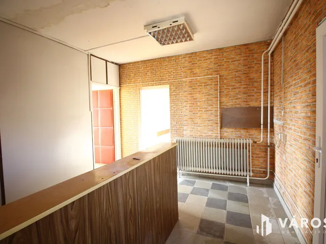 Eladó kereskedelmi és ipari ingatlan Kunszentmárton 60 nm