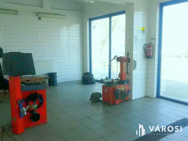 Kiadó kereskedelmi és ipari ingatlan Debrecen 120 nm