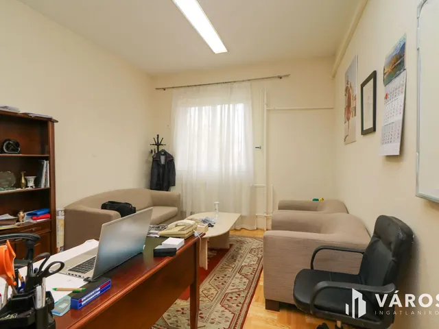 Eladó kereskedelmi és ipari ingatlan Berettyóújfalu 3030 nm