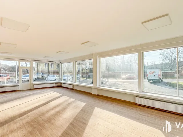 Eladó kereskedelmi és ipari ingatlan Hódmezővásárhely 150 nm