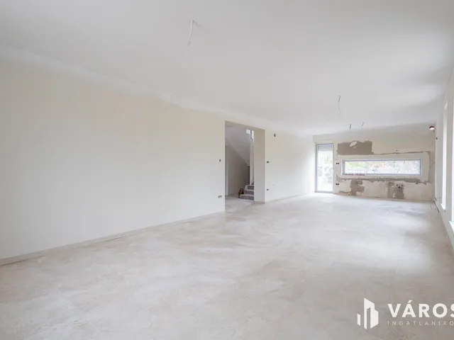 Eladó ház Sándorfalva 230 nm