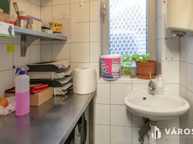 Kiadó kereskedelmi és ipari ingatlan Szeged, Rókus 18 nm