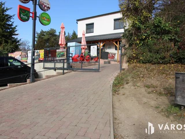 Eladó kereskedelmi és ipari ingatlan Balatonakarattya 180 nm
