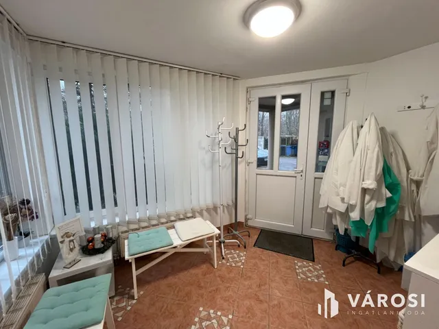 Eladó kereskedelmi és ipari ingatlan Debrecen, Nagyerdő 54 nm