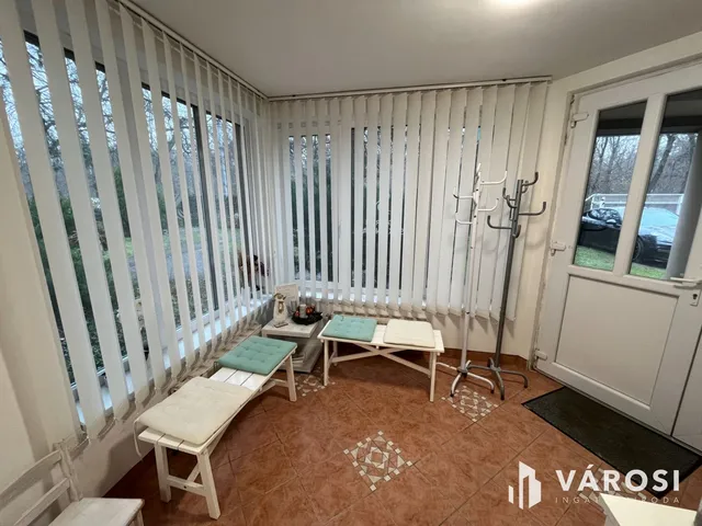 Eladó kereskedelmi és ipari ingatlan Debrecen, Nagyerdő 54 nm