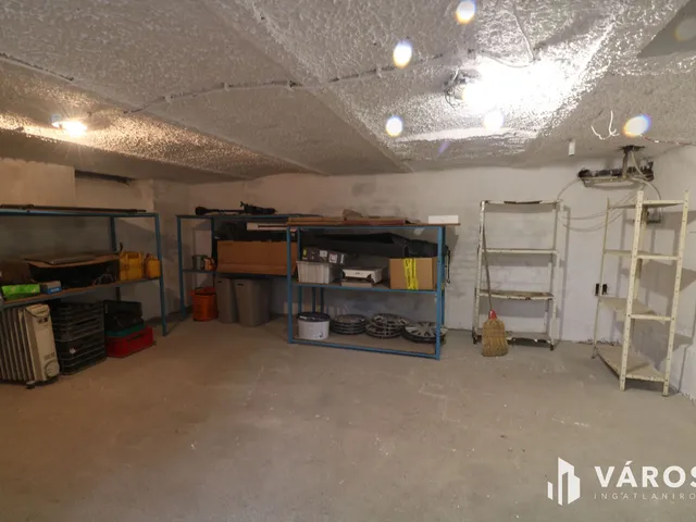 Kiadó kereskedelmi és ipari ingatlan Szeged, Felsőváros 28 nm