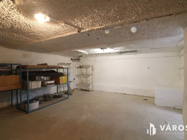 Kiadó kereskedelmi és ipari ingatlan Szeged, Felsőváros 28 nm
