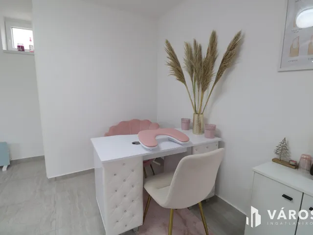 Kiadó kereskedelmi és ipari ingatlan Szeged, Felsőváros 22 nm