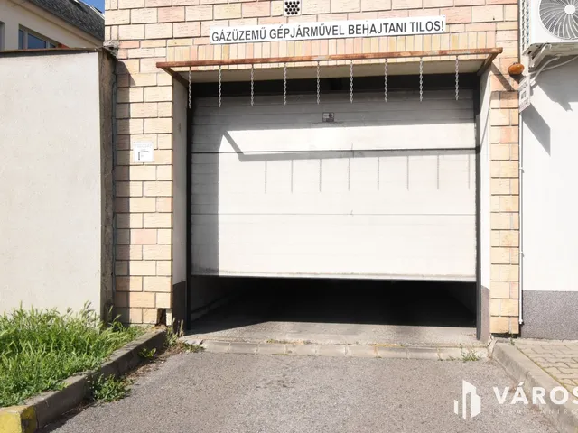 Kiadó garázs Győr, Nádorváros 14 nm