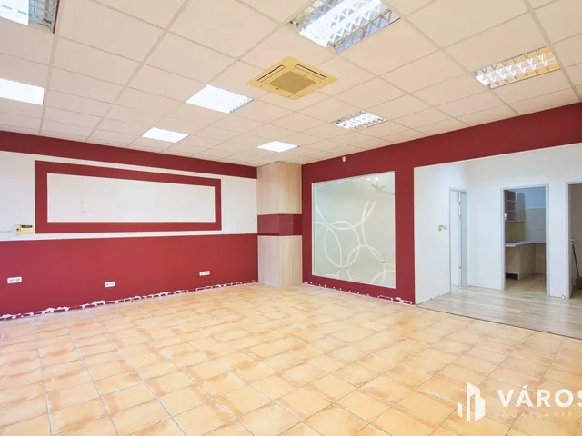 Kiadó kereskedelmi és ipari ingatlan Békéscsaba, Belváros 75 nm