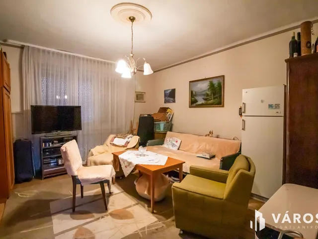 Eladó ház Székesfehérvár, Íróutcák 44 nm