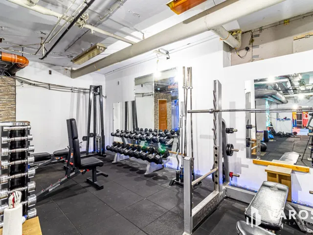 Kiadó kereskedelmi és ipari ingatlan Budapest XIII. kerület, Újlipótváros 240 nm