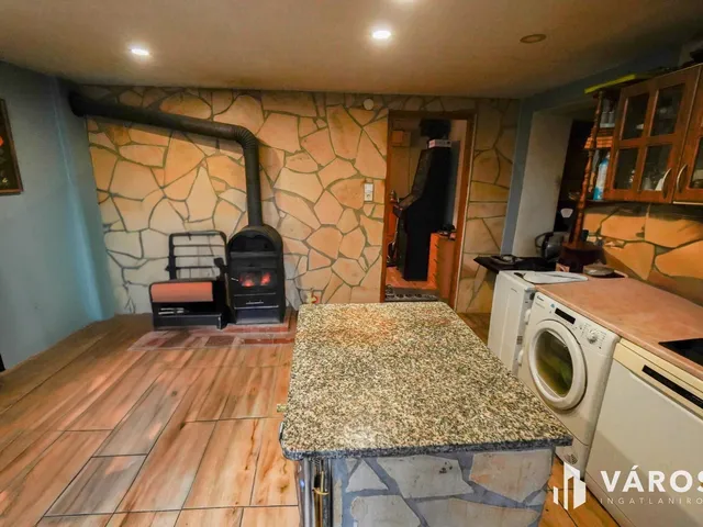 Eladó ház Vác 45 nm